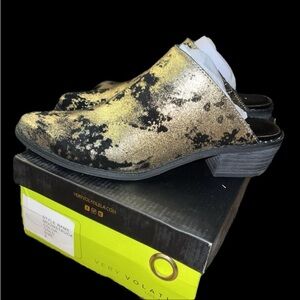 NEW || Very Volatile Gold & Black Mules Size 7 Booties Slip-Ons Cowgirl Western